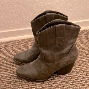 Steve Madden cowboy boots
